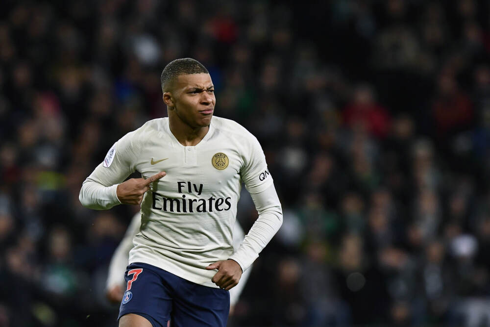 罗马诺：多队哄抢塞梅尼奥：蓝军询价、红军关注，曼市双雄谈判中